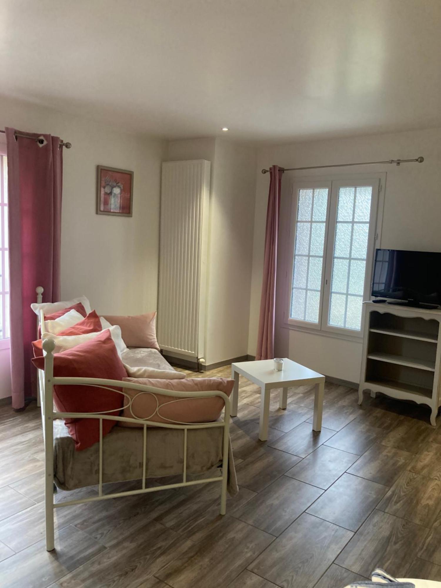 L'Oreade Amfreville-sur-Iton Экстерьер фото
